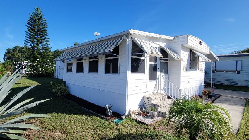 33 Rainbow Lane East a Dundee, FL Mobile or Manufactured Home for Sale